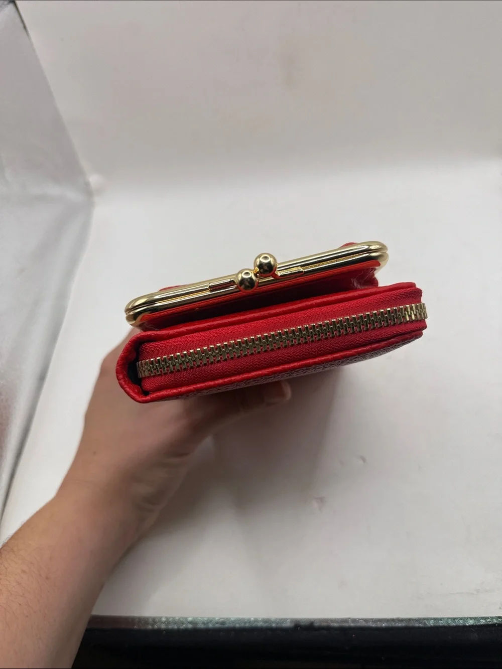 NWOT Carr Ken Crossbody Purse Bag Wallet Clutch Phone Red Kiss Lock Convertible - Picture 11 of 13